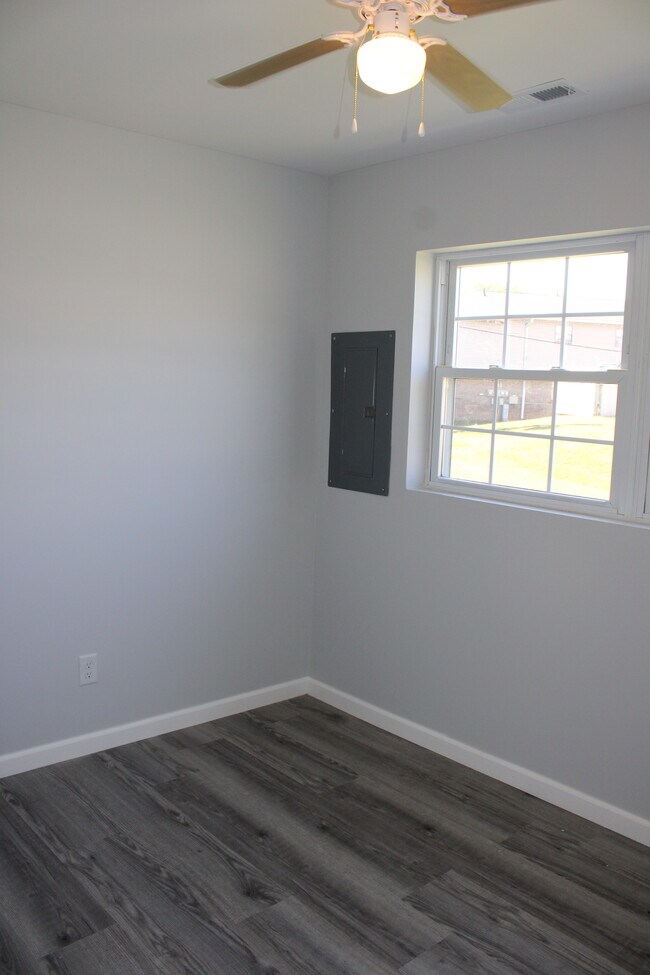 Foto del edificio - 1619 S Green River Rd