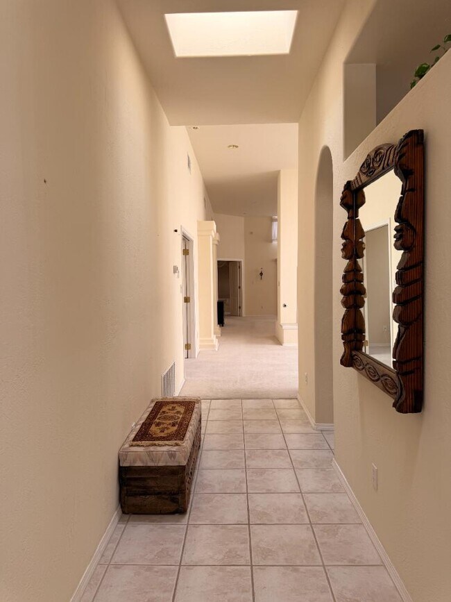 Foto del edificio - 711 Tramway Pl NE