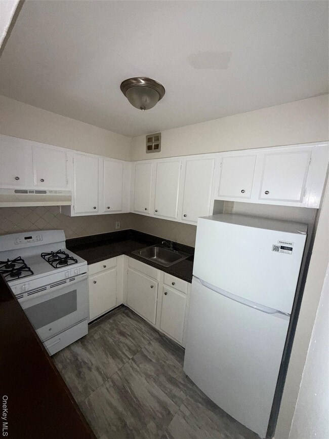 Foto del edificio - 251 Woodland Ave