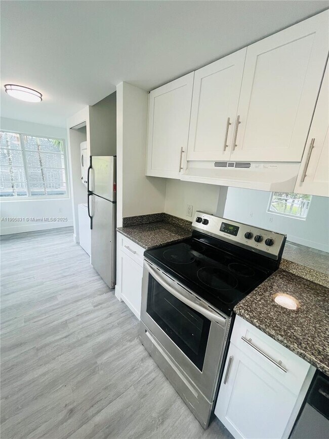 Foto del edificio - 950 Bay Dr