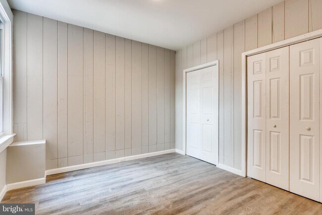 Building Photo - 3009 Shannon Dr