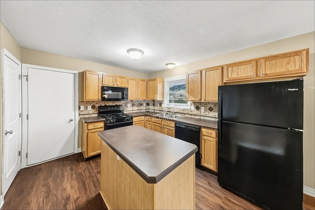 Building Photo - 8502 Flowering Cherry Dr
