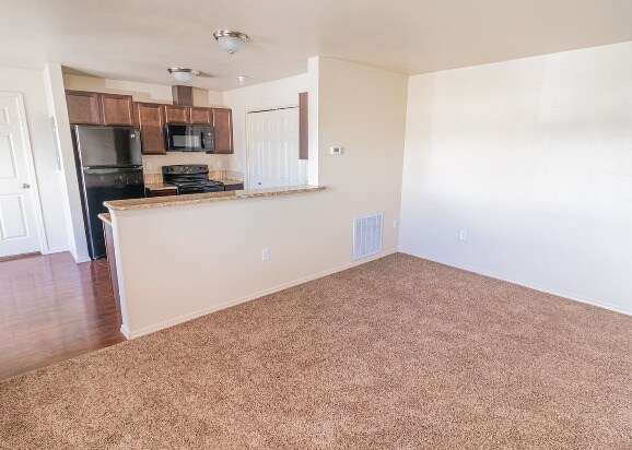 Foto del edificio - Brassy Cove Apartments