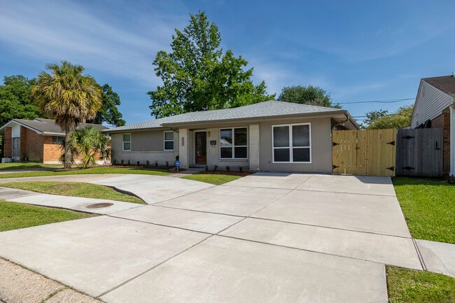 Building Photo - 6304 Asher St