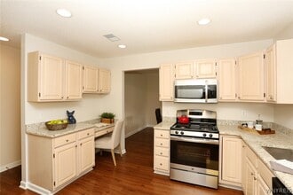 Building Photo - 4100 Stonegate #2 Ln