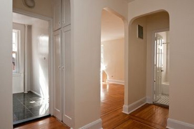Primary Photo - 1 Jane St