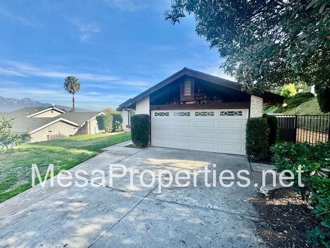 Foto del edificio - 1158 Bluegrass Pl