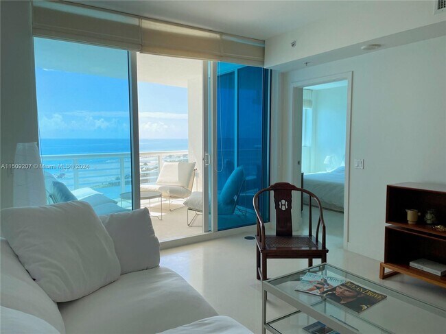 Foto del edificio - 3801 Collins Ave