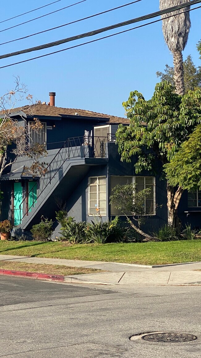 Building Photo - 10505 Tabor St