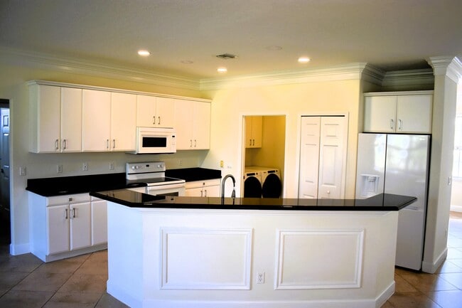 Foto del edificio - 2749 SW Backton Ave