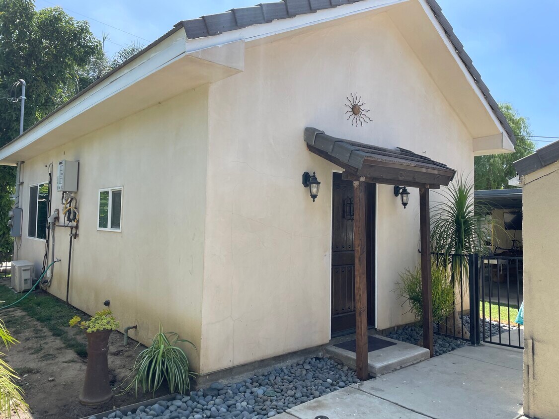 Foto principal - 8334 Quartz Ave