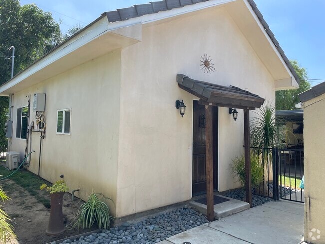 Building Photo - 8334 Quartz Ave