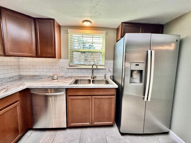 Foto del edificio - 3-Bed, 2.5-Bath Condo for Rent