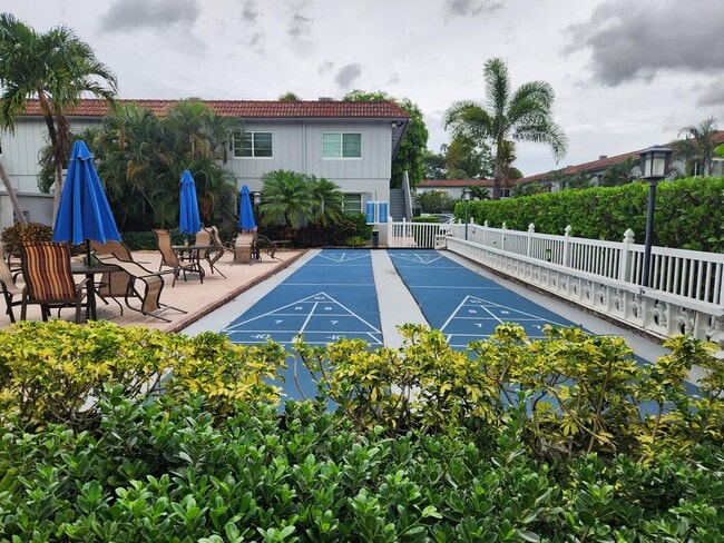 Building Photo - 669 W Oakland Park Blvd