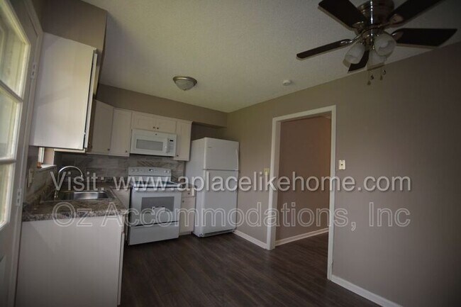 Building Photo - 1605 N 63 Pl