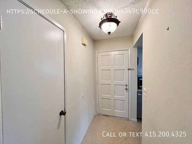 Foto del edificio - 1250 E Shaw Ave
