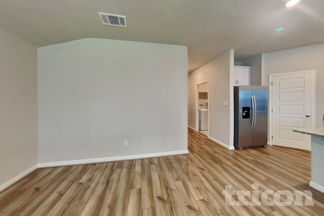 Building Photo - 13661 Paxton Blvd