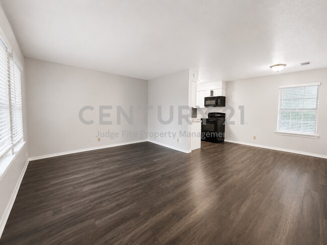 Foto del edificio - Spacious 2/1.5 in Denton Ready For Move-In!
