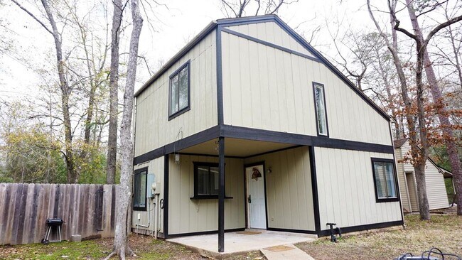 Building Photo - 28604 Netawake Ct