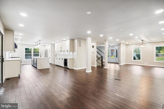 Foto del edificio - 2613 Mountain Laurel Pl