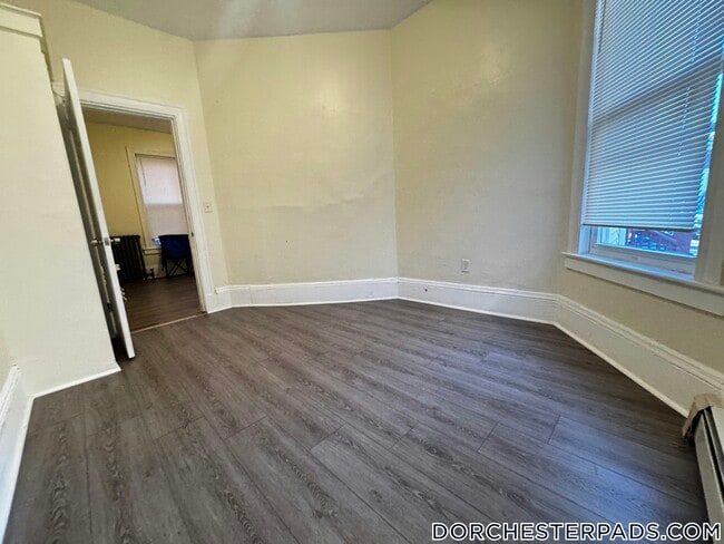 Building Photo - 81 Ruthven St