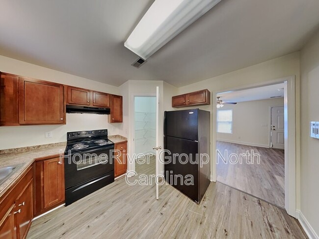 Building Photo - 1820 Savannas Run Dr