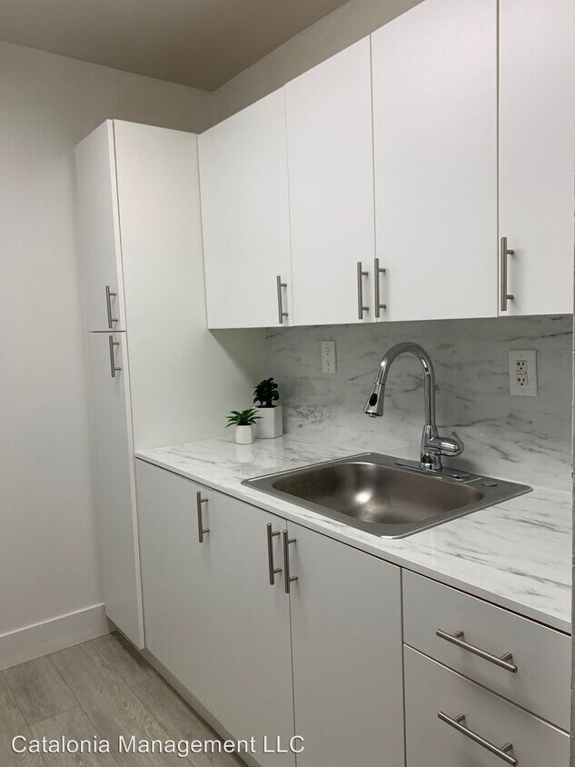 Primary Photo - 1051 NE 163rd St