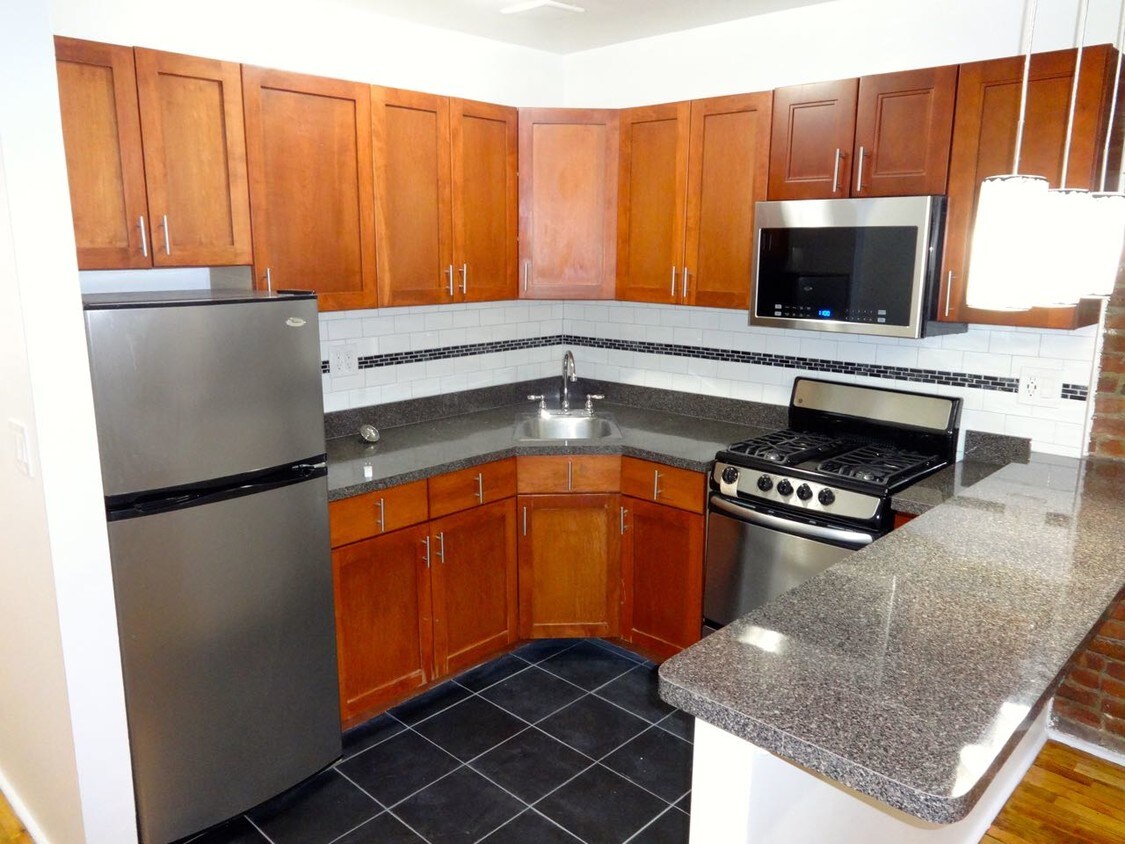 Primary Photo - 251 W 26th St