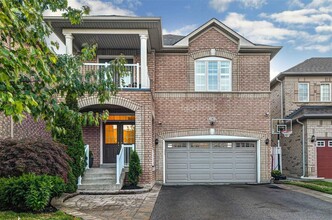 Building Photo - 181 Fairlane Crescent
