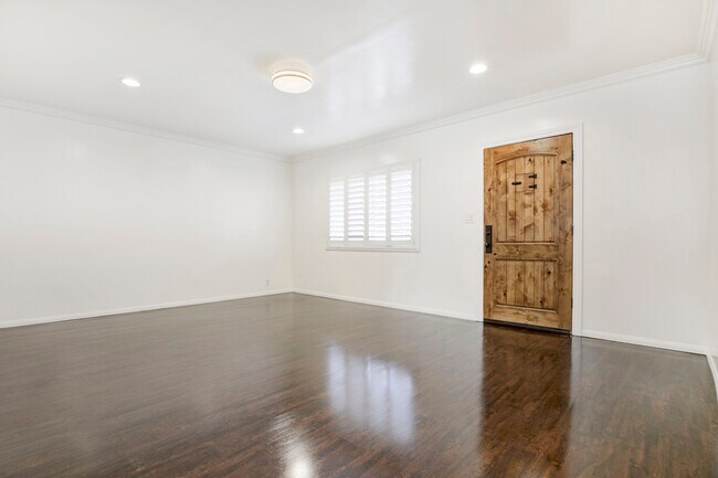 Foto del edificio - 12156 Vanowen St