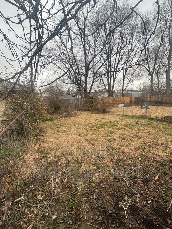 Building Photo - 1423 Lillian Ave