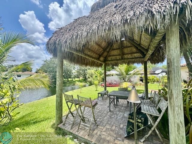 Foto del edificio - 3720 Coral Hills Dr