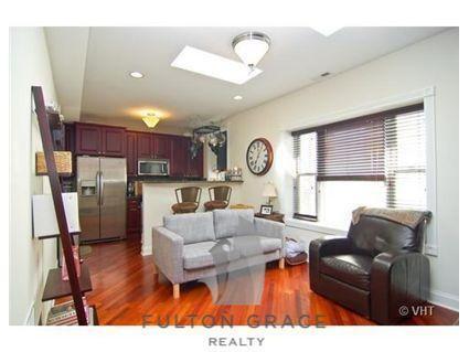 Foto principal - 2 bedroom in Chicago IL 60640