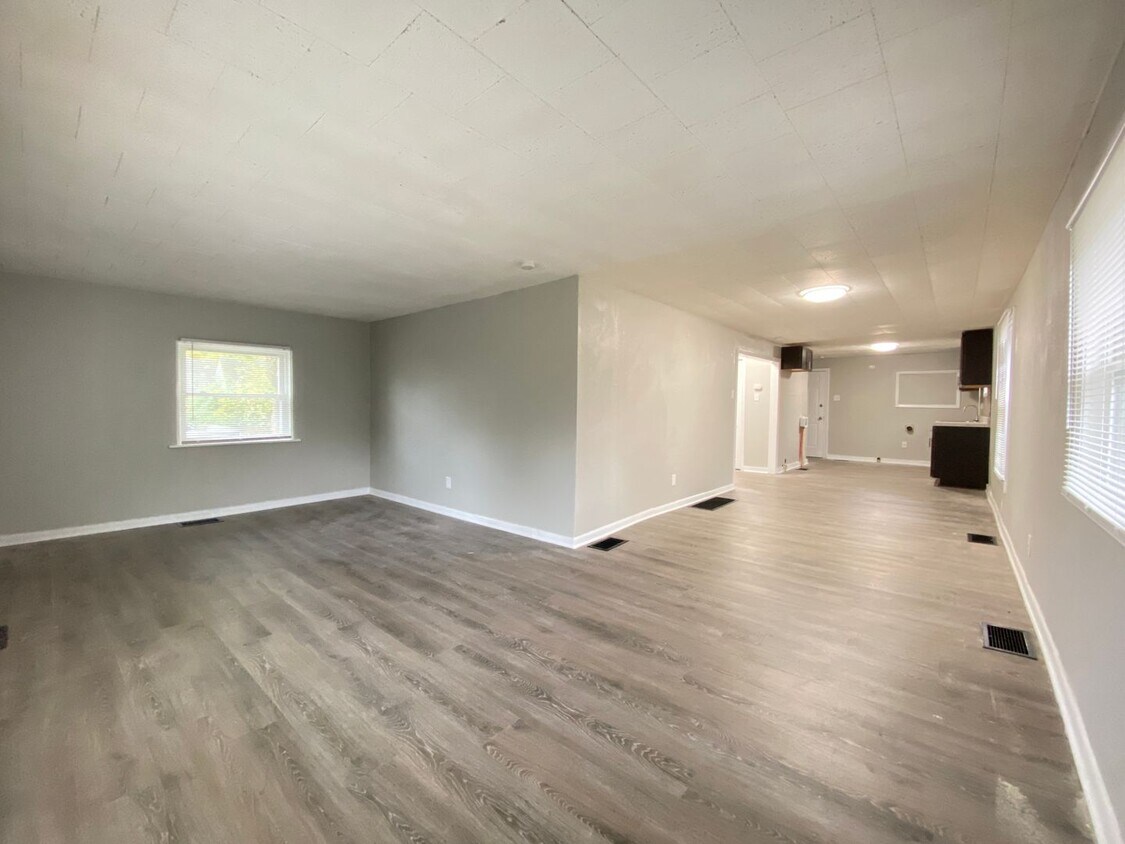 Foto principal - Pittsburg Abode:New Year, New Home: 50% Of...