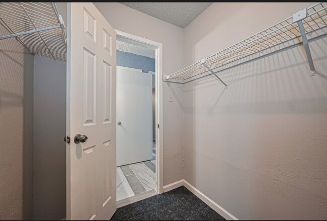 Building Photo - 12615 Brookglade Cir