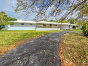 Building Photo - 7485 SW 126th St