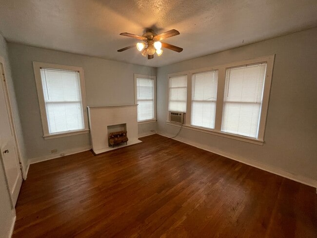 Building Photo - 547 Wilkinson St