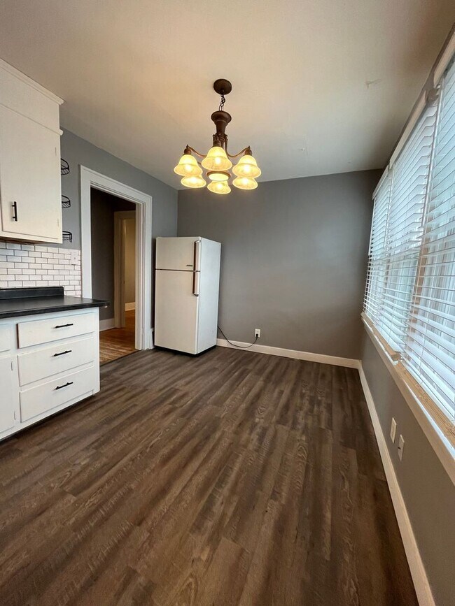 Building Photo - 2640 S 11
