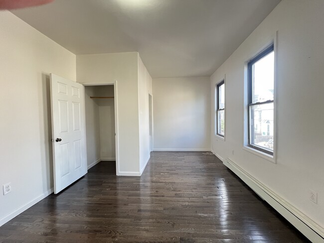 Building Photo - 108 Myrtle Ave