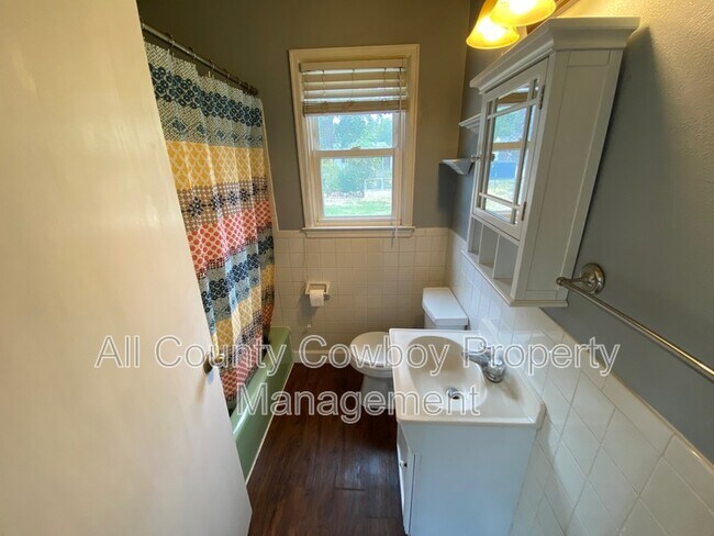 Foto del edificio - 1417 Spring Creek Dr