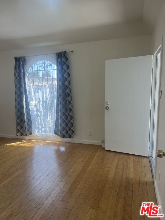 Foto del edificio - 6313 S Victoria Ave