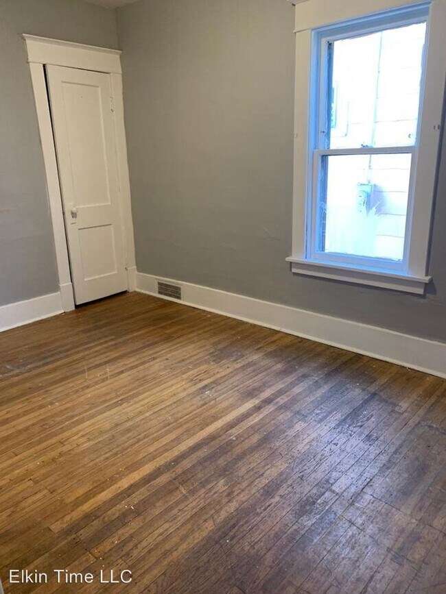Foto del edificio - 3 br, 1.5 bath House - 203 Roslyn St