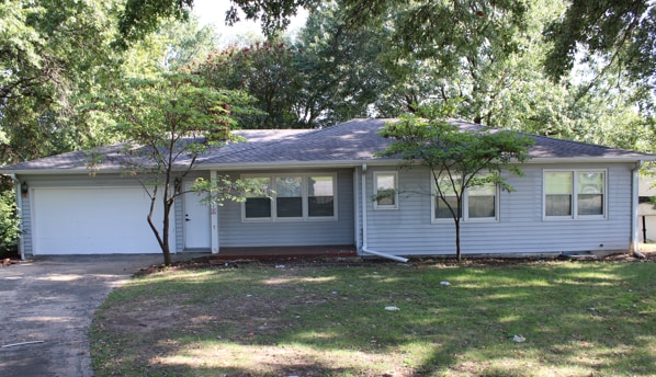 Primary Photo - Spacious 5 Bedroom and 2 full bath home in...