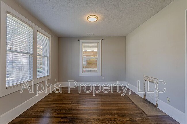 Building Photo - 12 E Blue Ridge Dr