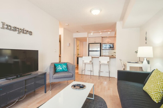 Building Photo - 192 Adelaide St W