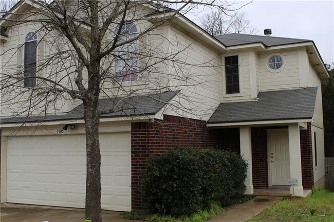 Building Photo - 1105 Stephanie Lee Ln