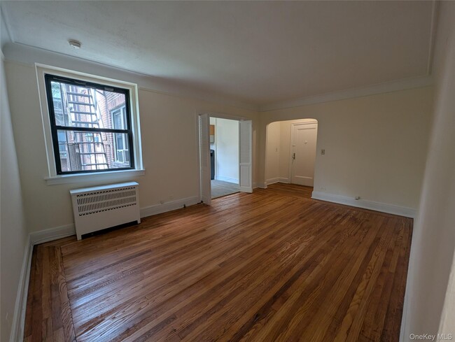 Building Photo - 3 Greenridge Ave