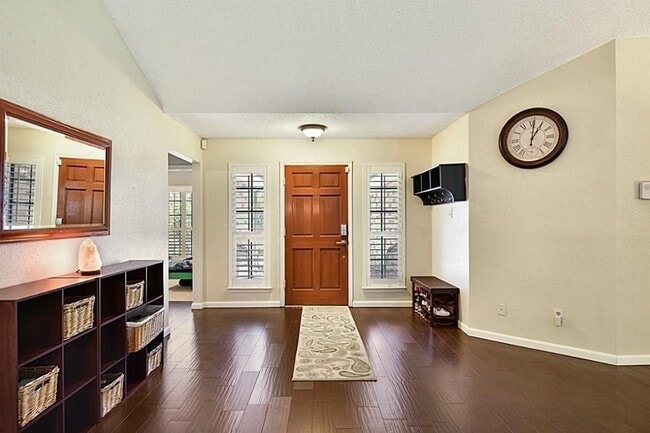 Building Photo - 1038 St John Dr