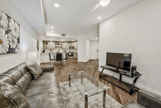 Building Photo - 375 Camino De La Reina