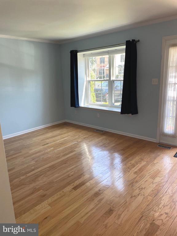 Foto del edificio - 105 Bradbury Rd